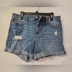 Sofia jeans by sofia Vergara distressed cuffed jean shorts!